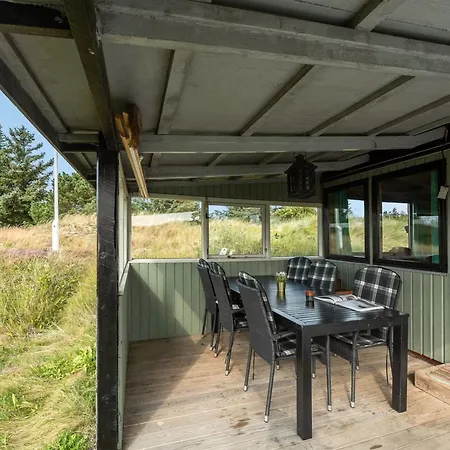 Vamika - 400m To The Fjord By Interhome
